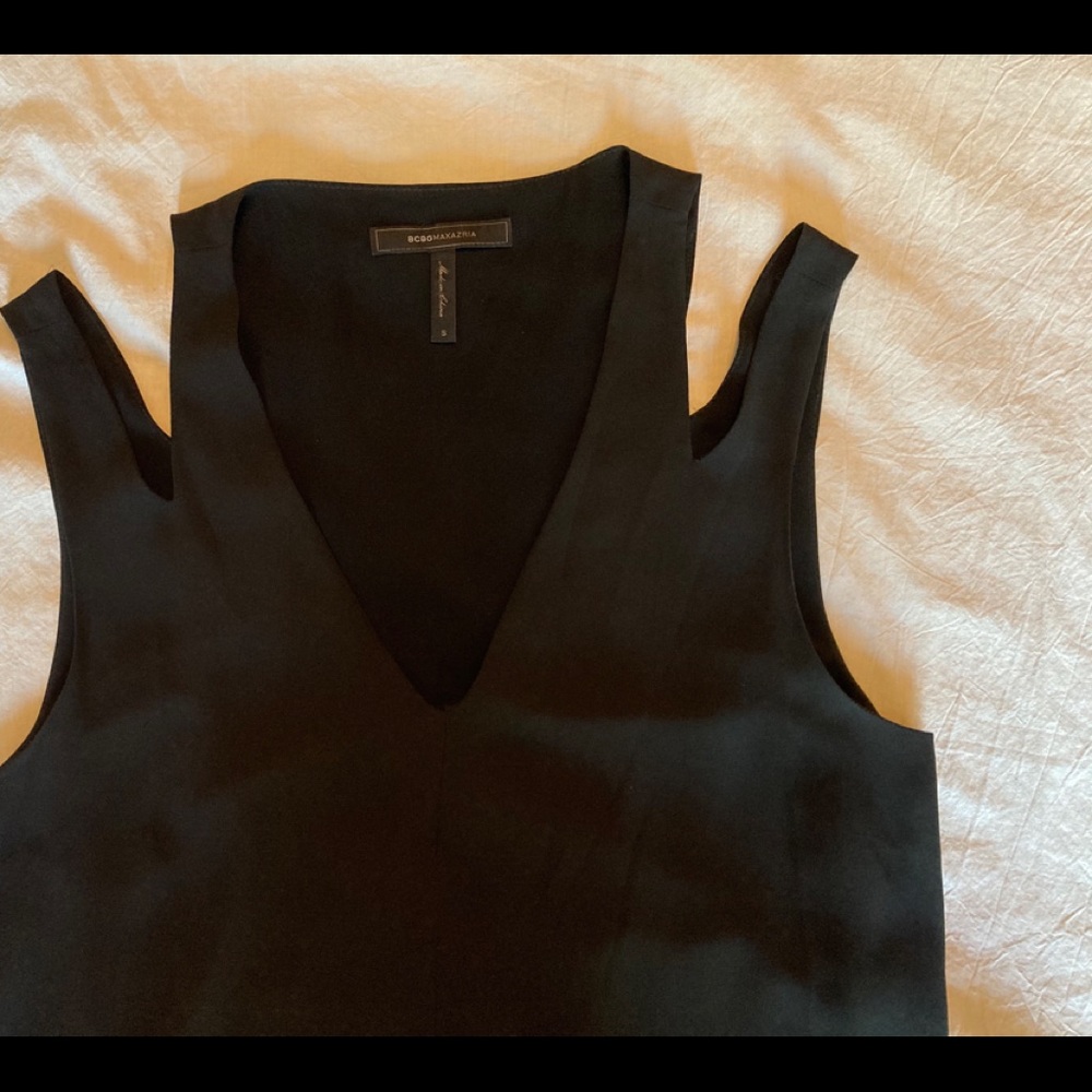 Black, flowing tunic with amazing details